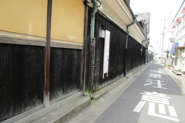 令和8年4月4日から6月28日まで毎週土曜・日曜「ならまち」を通り高畑をめぐる【率川神社からすぐ信号を渡り古梅園横の細い道】