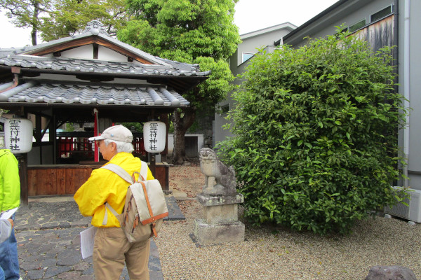 令和8年4月4日から6月28日まで毎週土曜・日曜「ならまち」を通り高畑をめぐる【古梅園から松本薬局の角を曲がり鎮宅霊符神社へ】